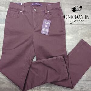 Gloria Vanderbilt Petite Amanda Tapered Leg Jeans Size 8P